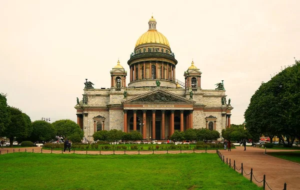 Den Monumentala Isaac Cathedral Viktigaste Symbolerna För Petersburg — Stockfoto