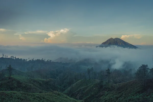 Volkan dağ manzaralı, Ijen'de, Java, Endonezya