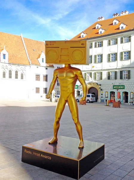 Bratislava, Slovakya-20 Mart, 2014. Radyo Başkanı heykeli 