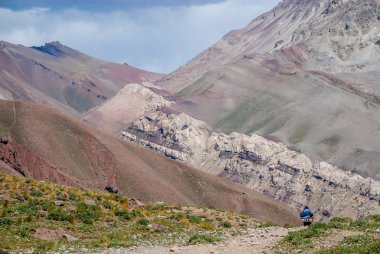 Acongagua'nın Bankası kampından dönen backpacker