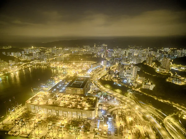 Luftaufnahme der Nachtszene in Hongkong, kwai chung, Viktoria-Hafen, Steinmetzbrücke Stockbild