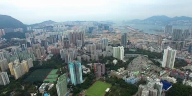 Smokey Hong Kong manzarası havadan görünümü