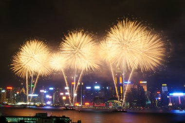 Victoria Harbour, Hong Kong renkli havai fişek