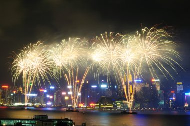 Victoria Harbour, Hong Kong renkli havai fişek