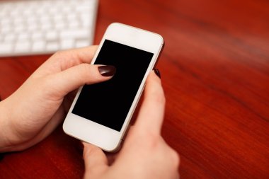 kılıbıkdokunmatik ekran telefon telefon elinde.