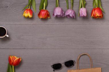 çalışma alanı ile çiçekler üzerinde Üstten Görünüm.