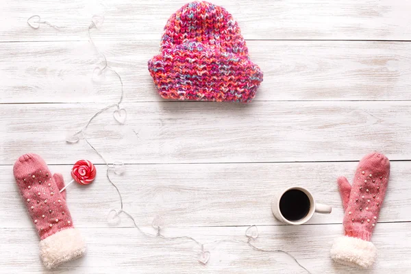 Pink mittens and hat