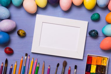 Yumurta boyama araçları ile