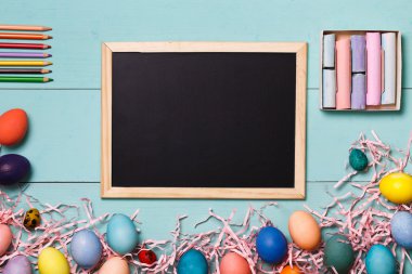 Yumurta boyama araçları ile