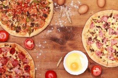 Masada üç lezzetli Pizza 