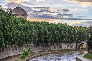 Sunrise Tiber Adası