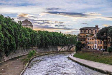 Sunrise Tiber Adası