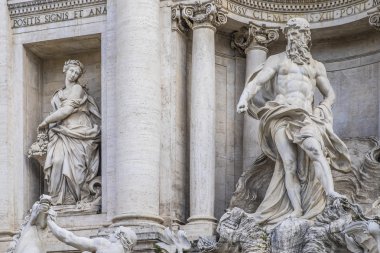 Trevi Çeşmesi sabah