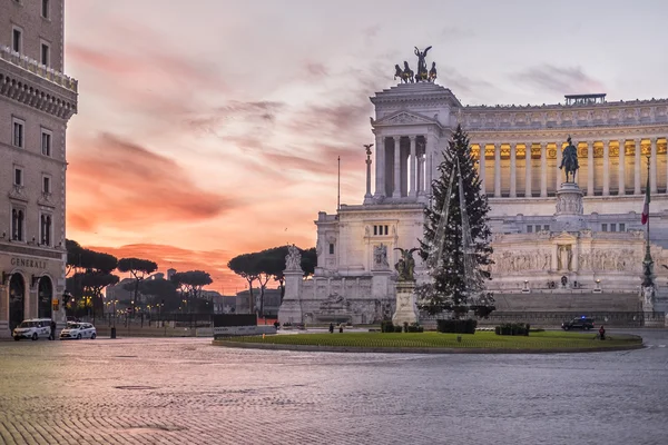 Soluppgång på Altare della Patria — Stockfoto