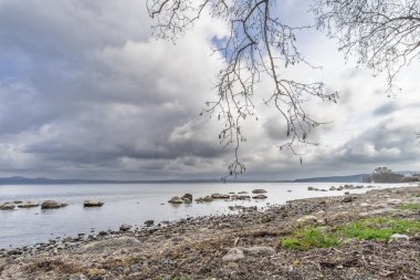 Bracciano Gölü ve anguillara sabazia