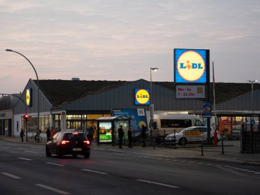 Berlin 'de Lidl Süpermarketi, Akşam Almanya