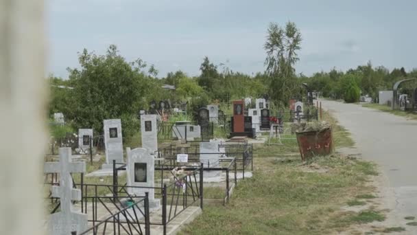 Szomorú Ortodox Orosz Temető Emberek Temetkezési Helye Keresztény Temető Szürke — Stock videók