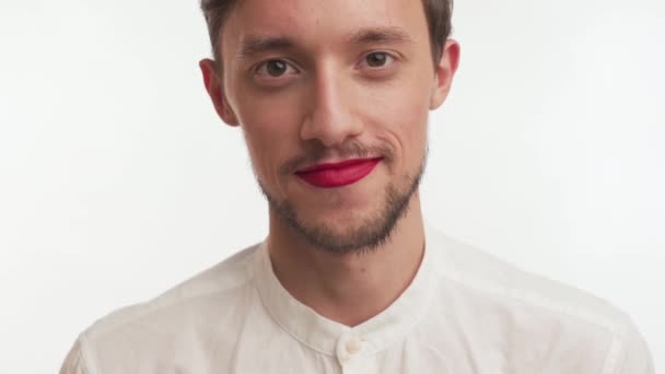 Close Portret Przystojny Biały Brunetka Metroseksualny Lub Gej Mężczyzna Brązową — Wideo stockowe