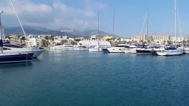 Vista del puerto del catamarán . — Vídeo de stock