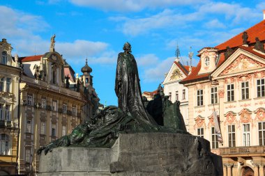 Jan Hus Memorial Prag eski şehir Meydanı'nda
