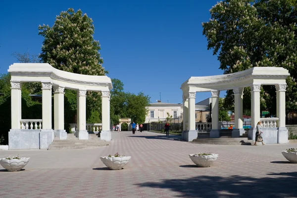 Ulička Vedoucí Atamanského Paláce Novocherkassk Parku — Stock fotografie