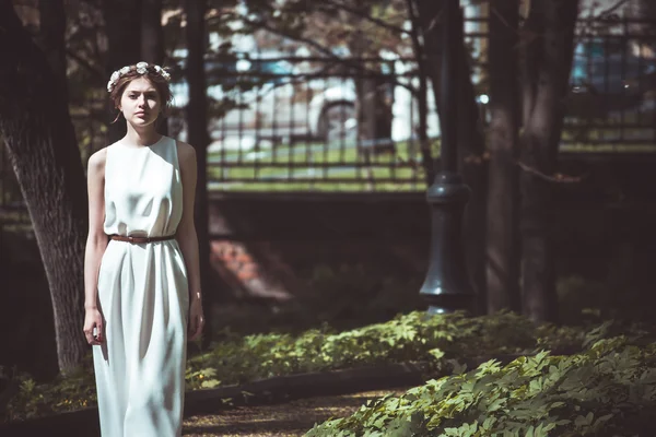 Genç kadın Antik Yunanistan stili