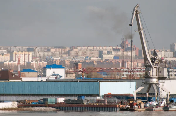 Nehir Limanı. nehir Limanı iş. nehir Limanı yapıları