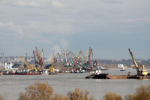 Nehir Limanı. nehir Limanı iş. nehir Limanı yapıları