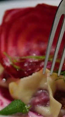 Izgara pancarlı linguine yemeği. Yüksek kalite 4k görüntü