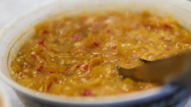 Kimchi çorbası, Kore geleneksel kimchi çorbası Güney Kore 'de yerel halk arasında popülerdir. Yüksek kalite 4k görüntü