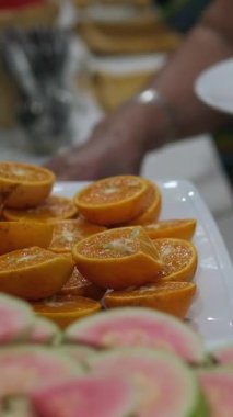 Tabakta tropikal meyve çeşitliliği. Yüksek kalite 4k görüntü