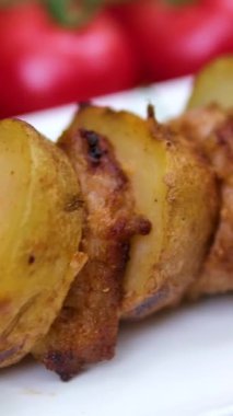 Fırında baharatlı patates dilimleri. Yüksek kalite 4k görüntü