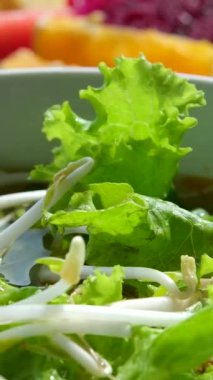 Vietnam Po Çorbası Sokakta Vermicelli Çorbası. Küçük bir lokanta. Vietnam sokaklarında sahte çorba pişirmek..