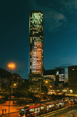Bogota, Kolombiya. 17 Ekim 2019: Colpatria Kulesi ve Şehir Merkezi.