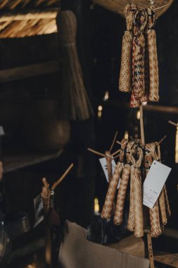 Yerli bir kabilenin el yapımı elementleri. Mitu, Kolombiya.