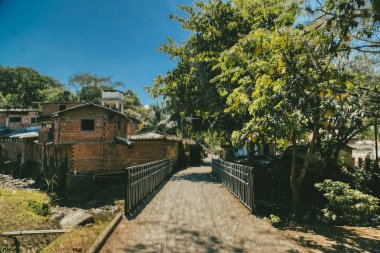 Bolombolo, Antioquia, Kolombiya. 8 Aralık 2025: Köy mimarisi.