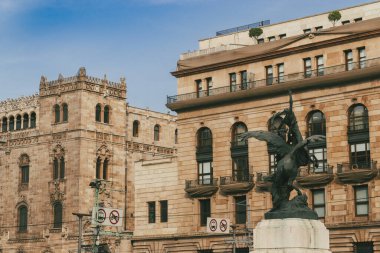 Meksika, Mexico City. 14 Kasım 2025: Meksika Bankası ve tarihi merkezdeki posta sarayı.