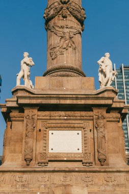 Meksika, Mexico City, DF. 14 Kasım 2025: Bağımsızlık Meleği ve mavi gökyüzünün heykeli.