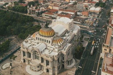 Meksika, Mexico City, DF. 16 Kasım 2025: Güzel Sanatlar Sarayı 'nın mimarisi ve cephesi.