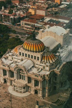 Meksika, Mexico City, DF. 16 Kasım 2025: Güzel Sanatlar Sarayı 'nın mimarisi ve cephesi.