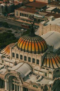 Meksika, Mexico City, DF. 16 Kasım 2025: Güzel Sanatlar Sarayı 'nın mimarisi ve cephesi.