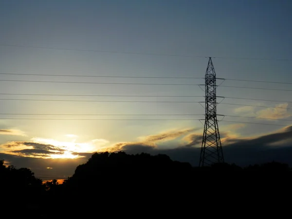 Sonnenuntergang orange mit Draht — Stockfoto