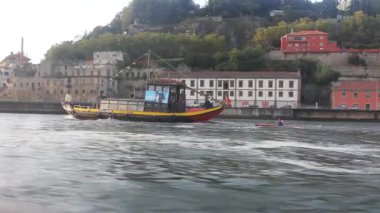 Porto Nehri boyunca bir tekne yolculuğu.