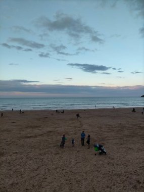 Gijon İspanya 'nın Asturias kentinde, Cantabrian kıyısında bir turistik merkezdir. Limanı ve plajı gerçekten çok güzel.