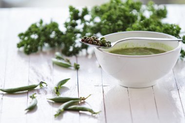 Yeşil bezelye kremalı çorba