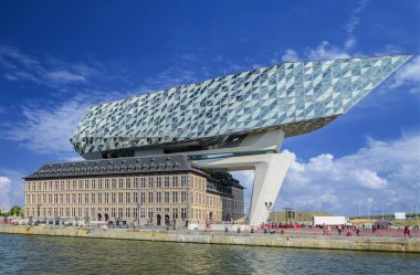 Antwerp, Belçika - 24 Eylül 2016: Yeni office bağlantı noktası Harbor, Antwerp, Belçika