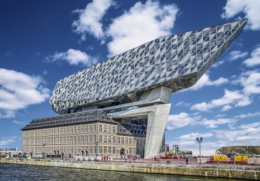 Antwerp, Belçika - 24 Eylül 2016: Yeni office bağlantı noktası Harbor, Antwerp, Belçika