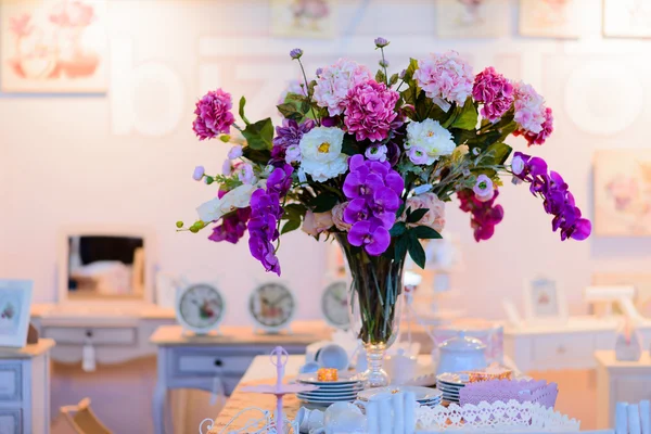 Strauß bunter Blumen — Stockfoto