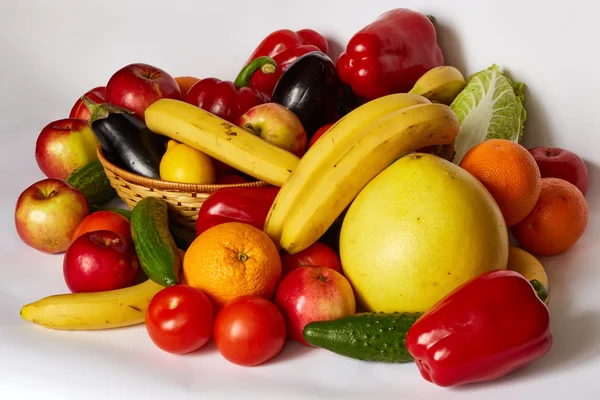 Sok lédús zöldséget és gyümölcsöt — Stock Fotó