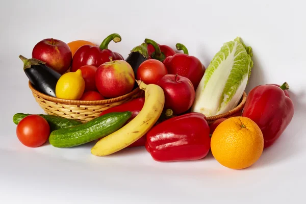 Muchas verduras y frutas hermosas —  Fotos de Stock